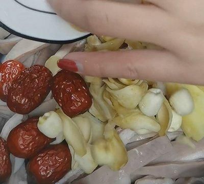 想健康又想美味，吃猪肚汤就对啦