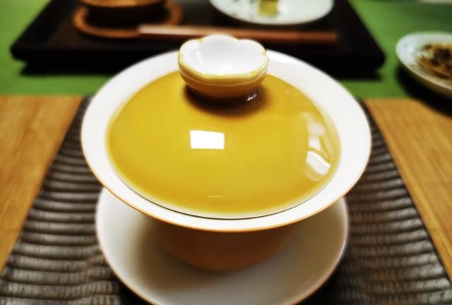 春天喝绿茶胃疼的小伙伴，来一泡古树金针吧！