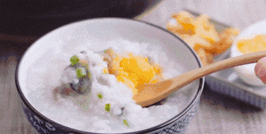 秋食五款粥 除燥润肌肤