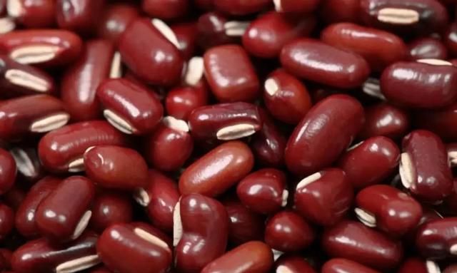 都说赤小豆是“祛湿第一豆”，你真的选对了吗？怎么用效果会更好