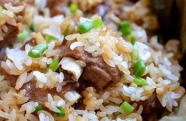 排骨饭怎么做好吃电饭煲(排骨饭怎么做好吃)图1