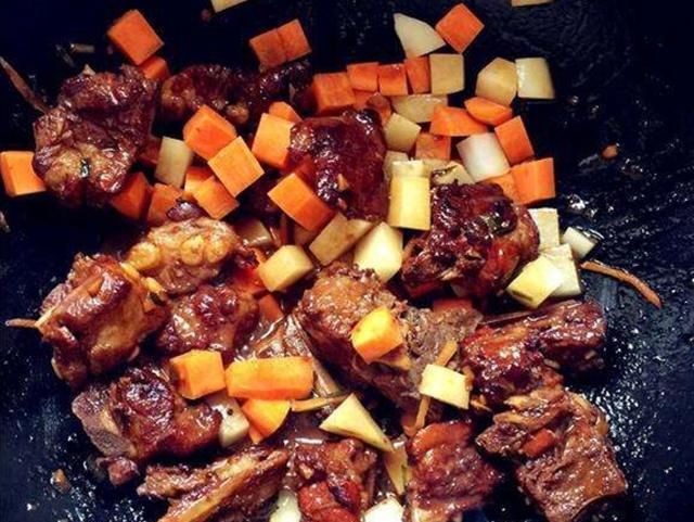 排骨饭怎么做好吃电饭煲(排骨饭怎么做好吃)图7