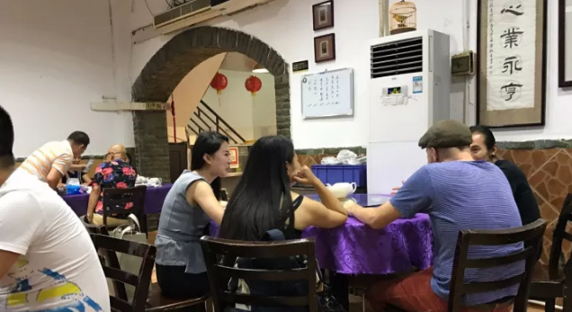广州美食：藏在荔湾区的金字招牌花雕鸡，足足火了10几年