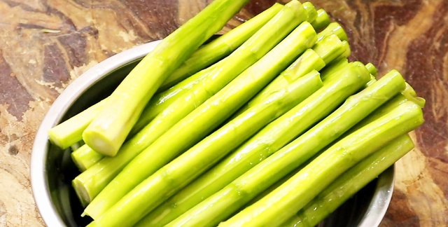 “春吃芽胜吃肉”，这4种芽菜别忘吃，鲜嫩爽口，遇到千万别手软