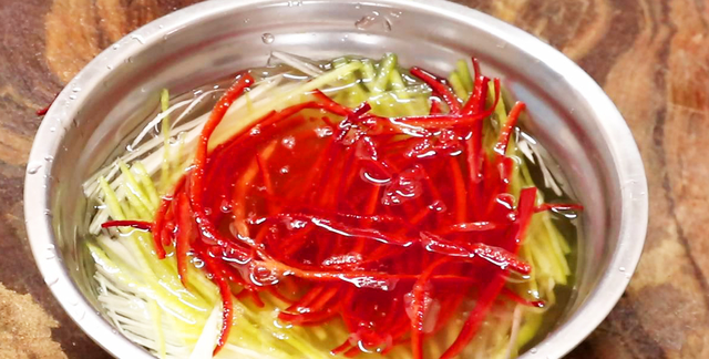 “春吃芽胜吃肉”，这4种芽菜别忘吃，鲜嫩爽口，遇到千万别手软