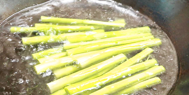 “春吃芽胜吃肉”，这4种芽菜别忘吃，鲜嫩爽口，遇到千万别手软