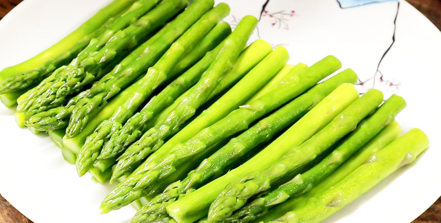 “春吃芽胜吃肉”，这4种芽菜别忘吃，鲜嫩爽口，遇到千万别手软