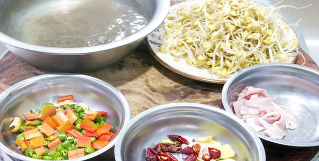 “春吃芽胜吃肉”，这4种芽菜别忘吃，鲜嫩爽口，遇到千万别手软