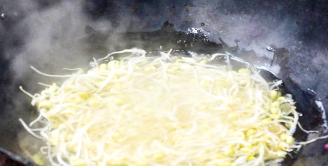 “春吃芽胜吃肉”，这4种芽菜别忘吃，鲜嫩爽口，遇到千万别手软