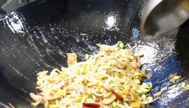 “春吃芽胜吃肉”，这4种芽菜别忘吃，鲜嫩爽口，遇到千万别手软