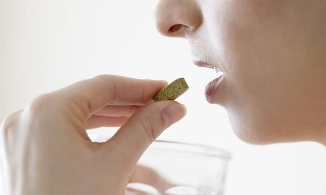 一名55岁女子，每天吃一片叶酸，坚持3个月后身体情况怎么样了？