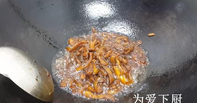 煎饼这样做才好吃，做法比包子简单，比肉饼好吃，家里经常做着吃