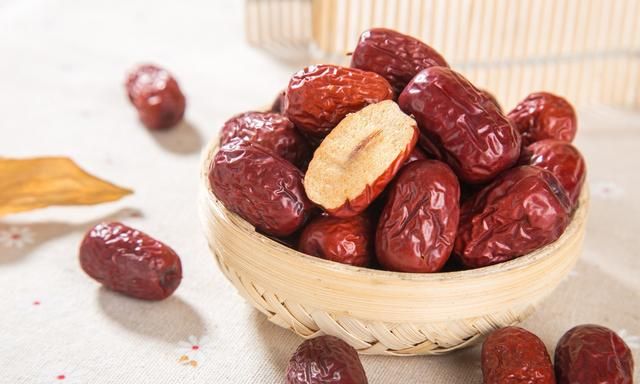 红枣“养”人，但不瞒你说：这4类人吃了没好处