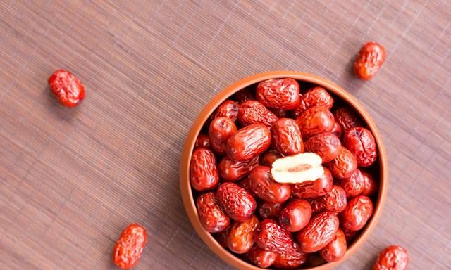 红枣“养”人，但不瞒你说：这4类人吃了没好处