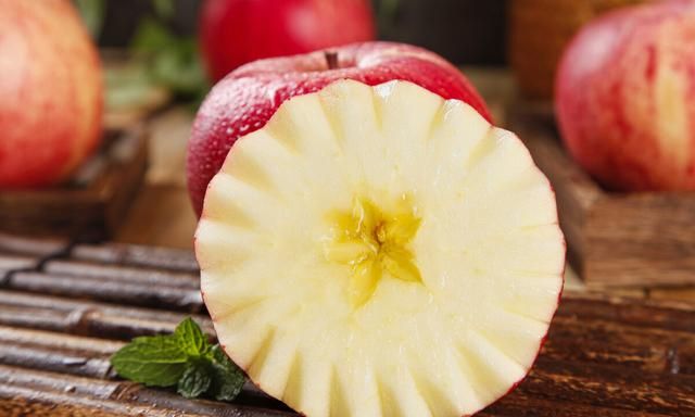 煮熟的苹果和生苹果营养价值一样吗图5