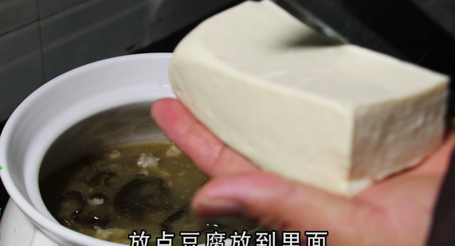 河蚌很多人不会做？教你好吃的家常做法，肉不老也不腥，营养美味