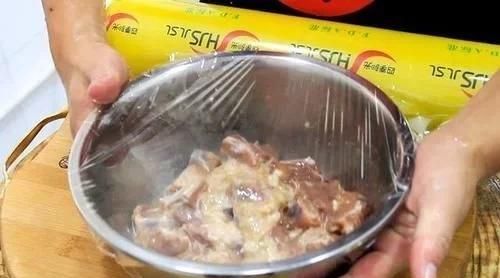 排骨怎么做好吃又美味(腊排骨炖什么比较好吃)图6