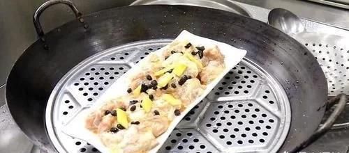 排骨怎么做好吃又美味(腊排骨炖什么比较好吃)图9