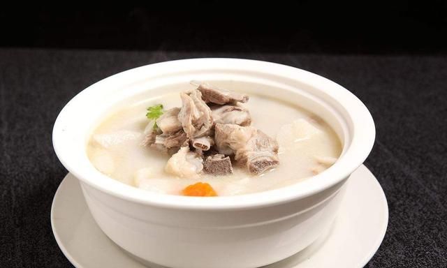 羊肉在冬季煲汤怎么配料最有营养呢图6