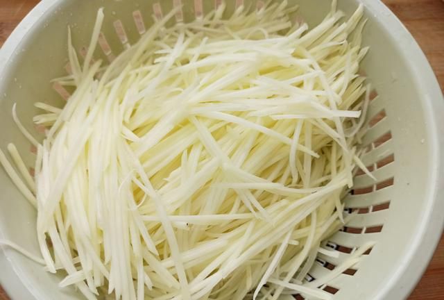 土豆最好吃的6种做法，步骤简单，鲜香美味，快学会做给家人吃吧