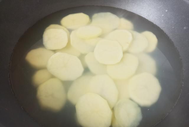 土豆最好吃的6种做法，步骤简单，鲜香美味，快学会做给家人吃吧