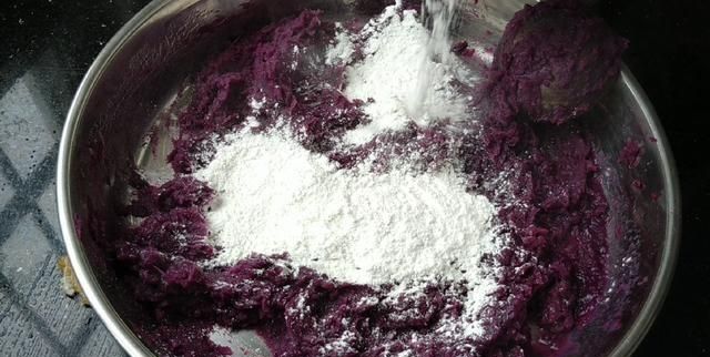 紫薯一个吃法真叫香，孩子隔三差五点名要吃，软糯香甜，做法简单