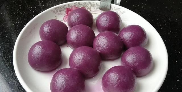 紫薯一个吃法真叫香，孩子隔三差五点名要吃，软糯香甜，做法简单
