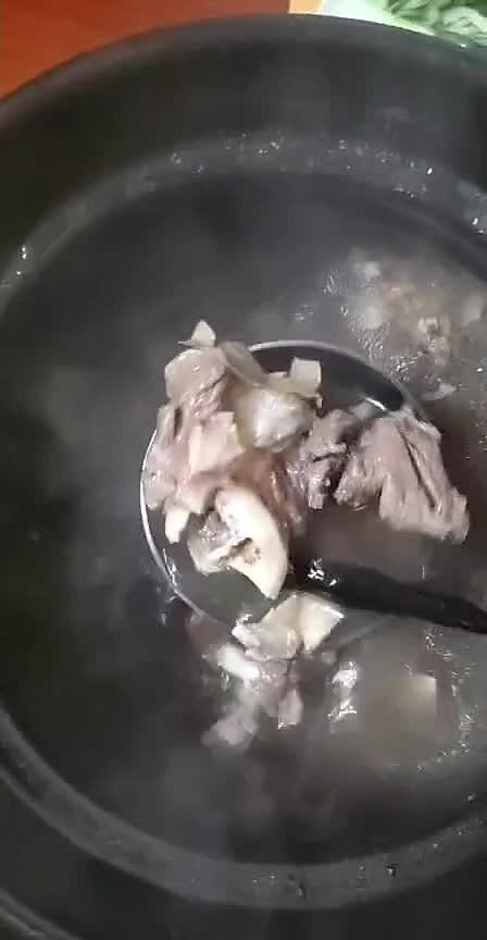 大骨煲灵芝就这么做，新手也能零失败