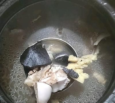 大骨煲灵芝就这么做，新手也能零失败