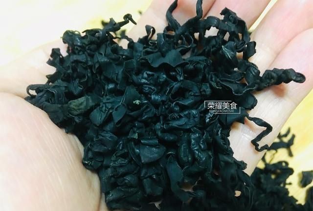 北方人特别爱吃的螺旋藻，营养非常高，热水一泡就能吃，长见识了