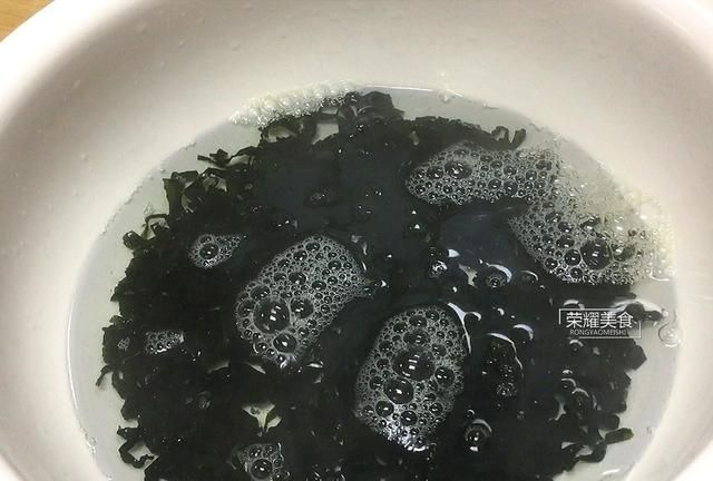 北方人特别爱吃的螺旋藻，营养非常高，热水一泡就能吃，长见识了