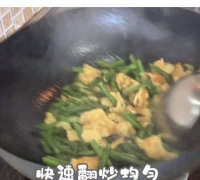 最常吃的家常菜，还属芦笋炒蛋最诱人