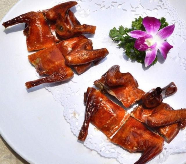 如何制作烤鸽子(家庭烤鸽子教程)图10