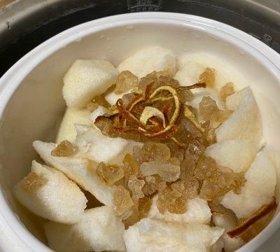 川贝冰糖炖雪梨别再炒着吃，学我这样做，孩子抢着吃