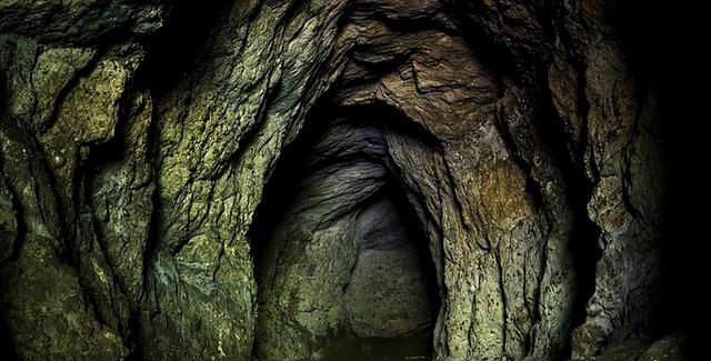湖北神秘山洞孕有"神鱼"？每年吐鱼上万斤，专家：这鱼可不能吃！