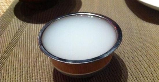 蒙古人的日常饮食都吃些什么呢(蒙古人喜欢吃什么样的食物)图1