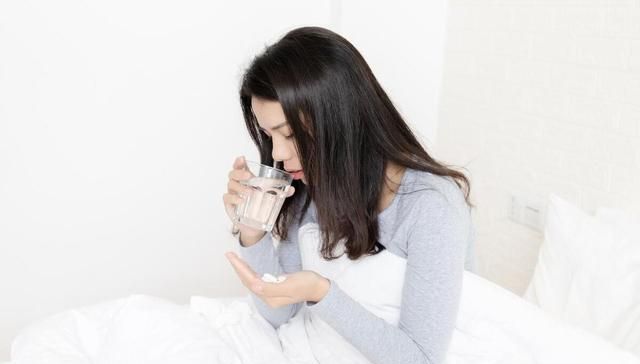 治疗腹泻时，服用蒙脱石散要注意的事，不要影响药效