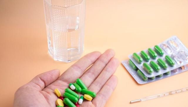 治疗腹泻时，服用蒙脱石散要注意的事，不要影响药效