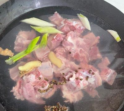 让食客踏破门槛的的莲藕排骨汤做法，学会了你也能火