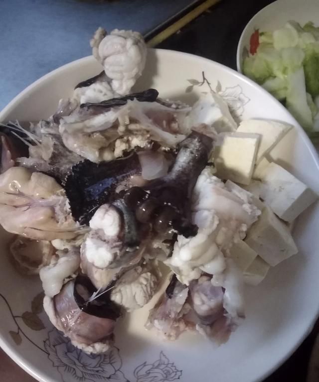 鮟鱇鱼肝怎么处理不腥,鮟鱇鱼去腥味的最好方法图3