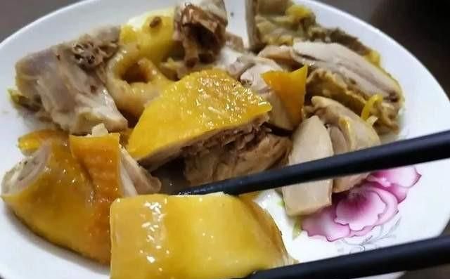 在潮汕做菜，不怕没有辣椒，就怕没普宁豆酱，是鱼肉菜都必配的