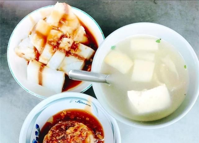 云林人早餐吃这些？猪皮伪装成鱼肚、斗六独有炊仔饭、搅拌蛋黄闷熟才能吃的白面线糊