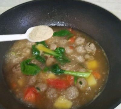 用牛肉丸汤 可以勾住家人的胃