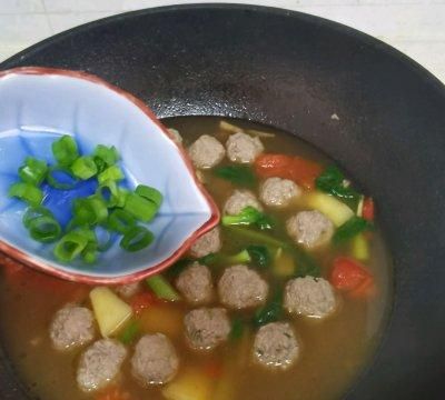 用牛肉丸汤 可以勾住家人的胃