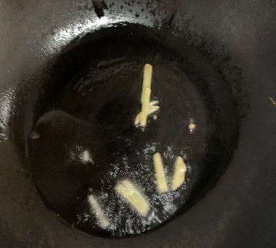 #福气年夜菜#培根炒蒜苗，要的就是这个家常口儿