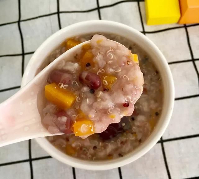 藜麦粥宝宝辅食怎么做,藜麦粥火龙果宝宝辅食图4