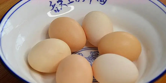 鸡蛋配什么菜最好吃？教你5种不同做法，鲜香美味，顿顿吃光盘