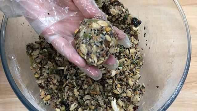 中秋节快到了，教你做五仁月饼，皮薄馅大，甜而不腻，好吃无添加