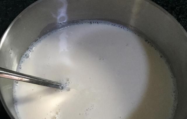 豆浆里加入白醋，瞬间变豆腐，又白又嫩，营养无添加，做法超简单