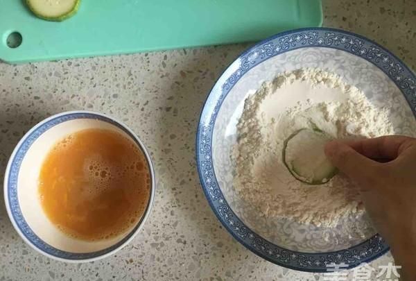 五月这菜正当时，把它煎成饼，又香又软好消化，全家老小都喜欢